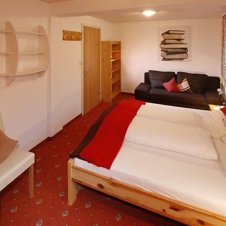 Hotel-Gasthof Zimba Damuels Bagian luar foto
