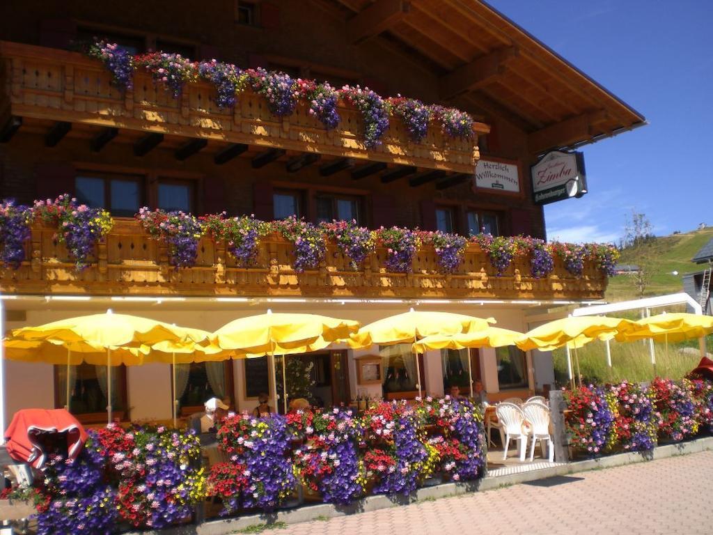 Hotel-Gasthof Zimba Damuels Bagian luar foto