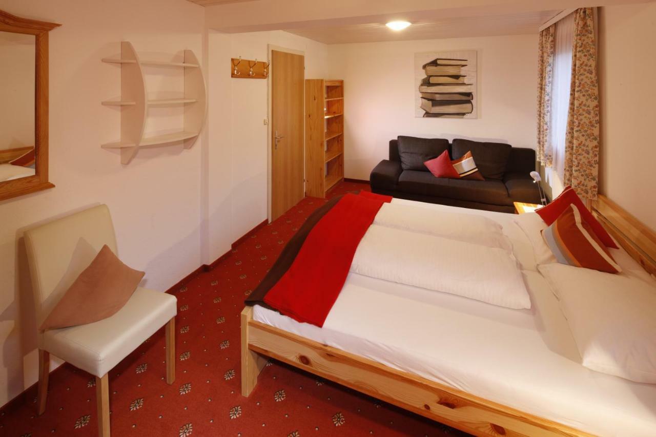Hotel-Gasthof Zimba Damuels Bagian luar foto